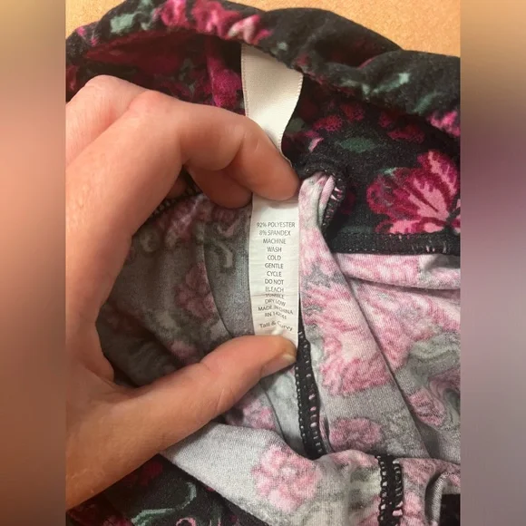 Women's Lularoe Tall and Curvy Long Pull On Stretchy Pants - Picture 5 of 5